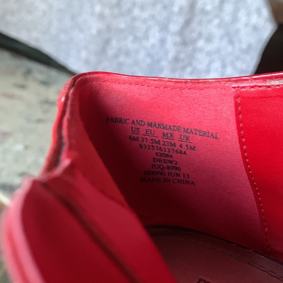 Size 6 red metaphor shoe - Picture 5 of 5